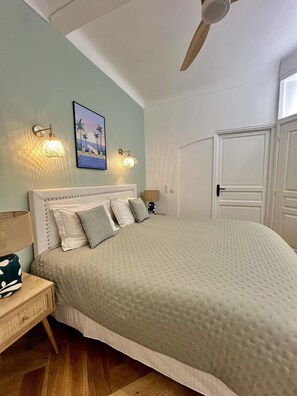 2 habitaciones, tabla de planchar con plancha, wifi y ropa de cama 