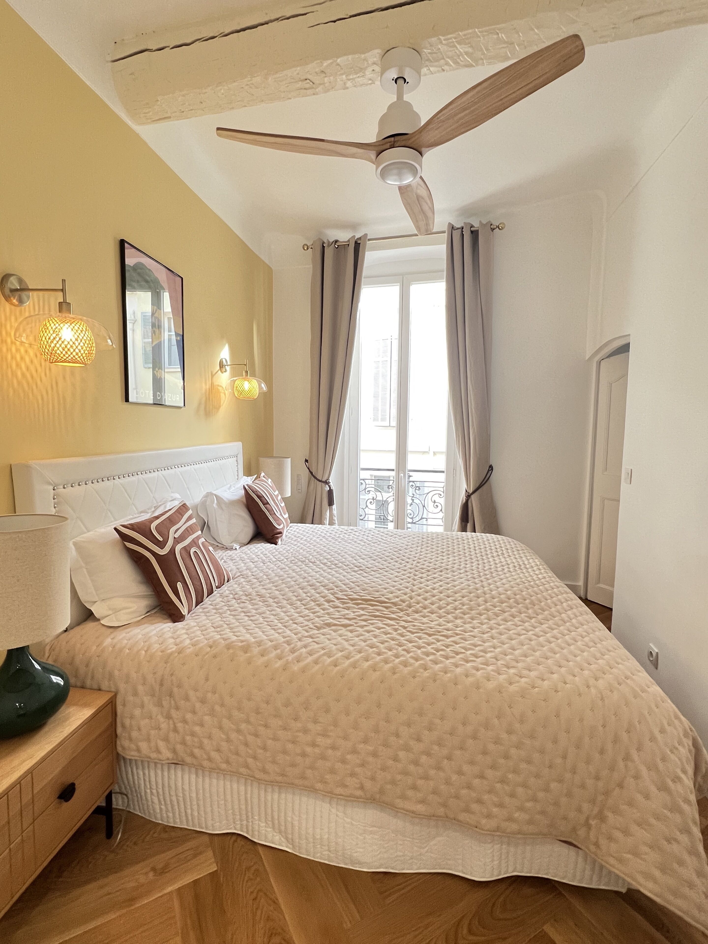 2 slaapkamers, een strijkplank/strijkijzer, wifi, beddengoed