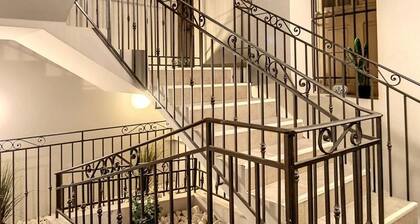 2 bedroom apartment Cannes CENTER. 2 steps from the sea