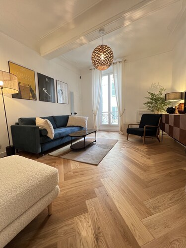 2 bedroom apartment Cannes CENTER. 2 steps from the sea