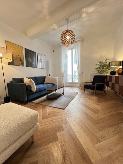 2 bedroom apartment Cannes CENTER. 2 steps from the sea