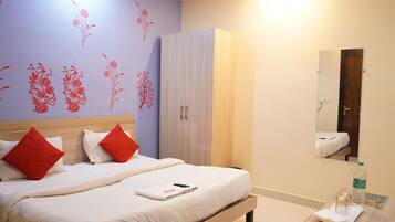 مكتب وتجهيزات عازلة للصوت وواي فاي مجانًا وملاءات أسرّة