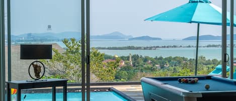 Luxury Villa | Terrace/patio