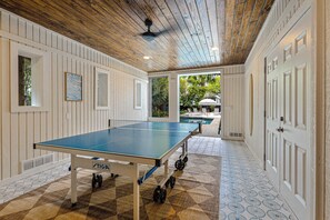 Game room - Just Renovated BeachHouse • 60 StepstoBeach • Pool • FirePit * Walk to Coligny • Sleeps 18 (Hilton Head Island)