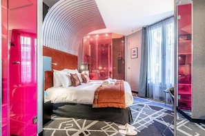 Minibar, laptop workspace, free WiFi, bed sheets - Sublim by Sweet Inn Paris (Paris)