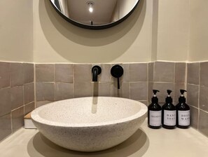 Bathroom - F2 Dans les Puces à 5min Paris - 20min Sacré Coeur (Saint-Ouen-sur-Seine)