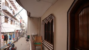 Property grounds - Kashi dham homestay 10 minutes  to Kashi Vishwanath  temple and ghats. (Varanasi)