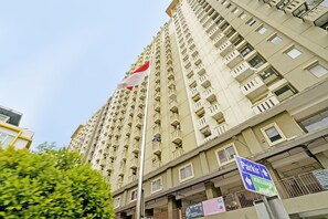 Vista frontal de la propiedad