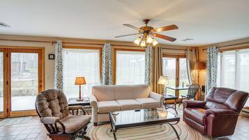 House (1 Bedroom) | Interior