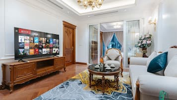 Apartamento superluxo | Roupas de cama premium, frigobar, escrivaninha, quartos à prova de som