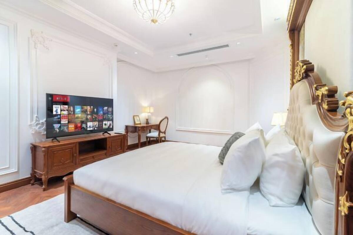 2 phòng ngủ, bộ đồ giường cao cấp, minibar, bàn