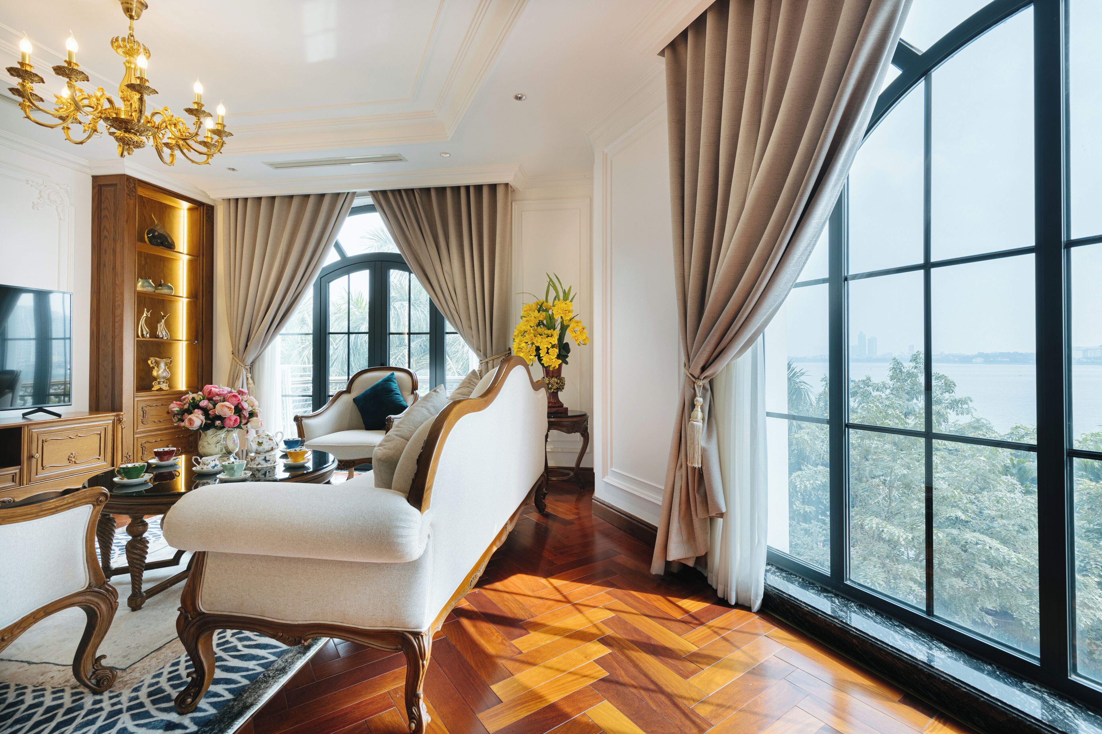 Grand Apartment | Premium bedding, minibar, desk, laptop workspace