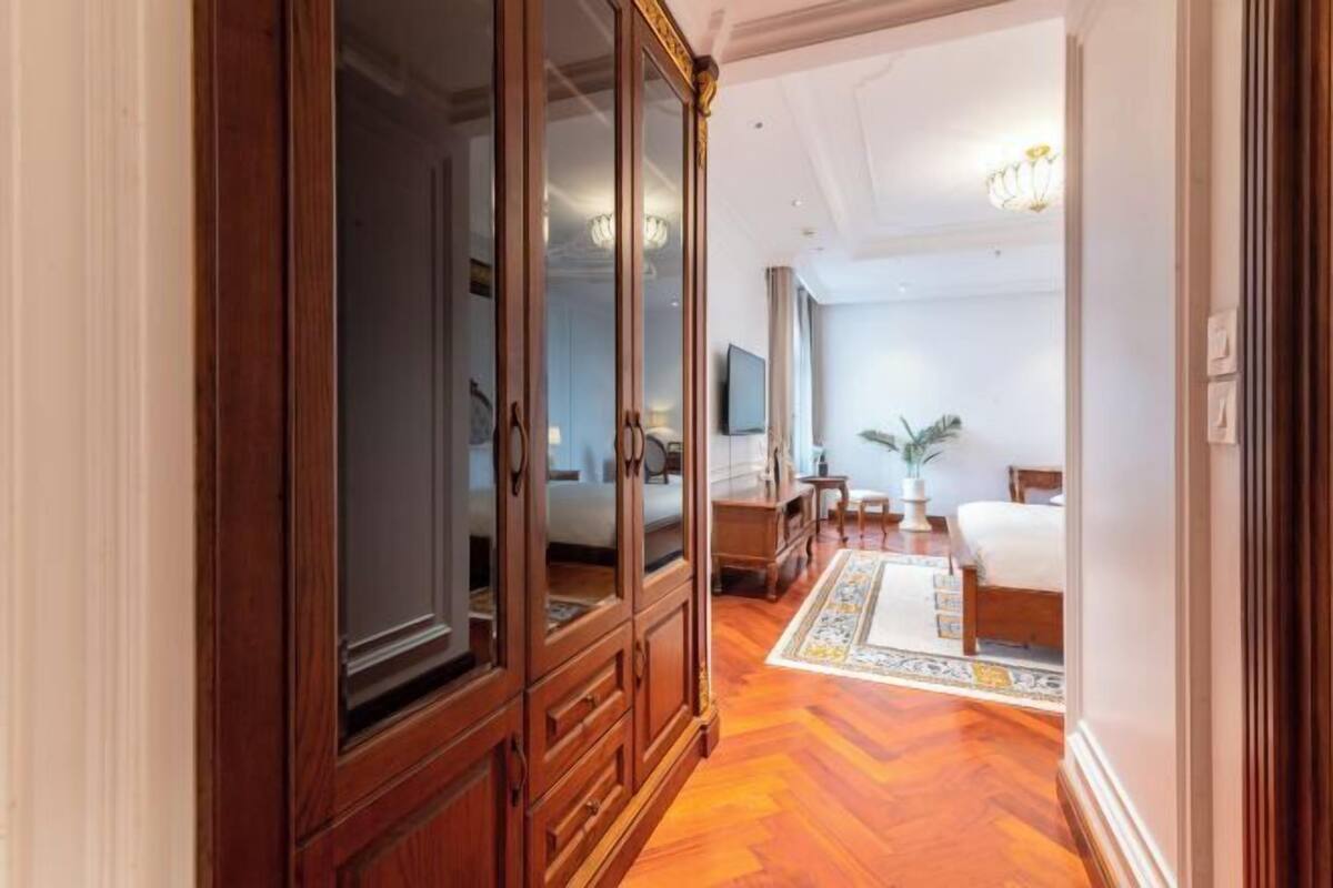 2 phòng ngủ, bộ đồ giường cao cấp, minibar, bàn