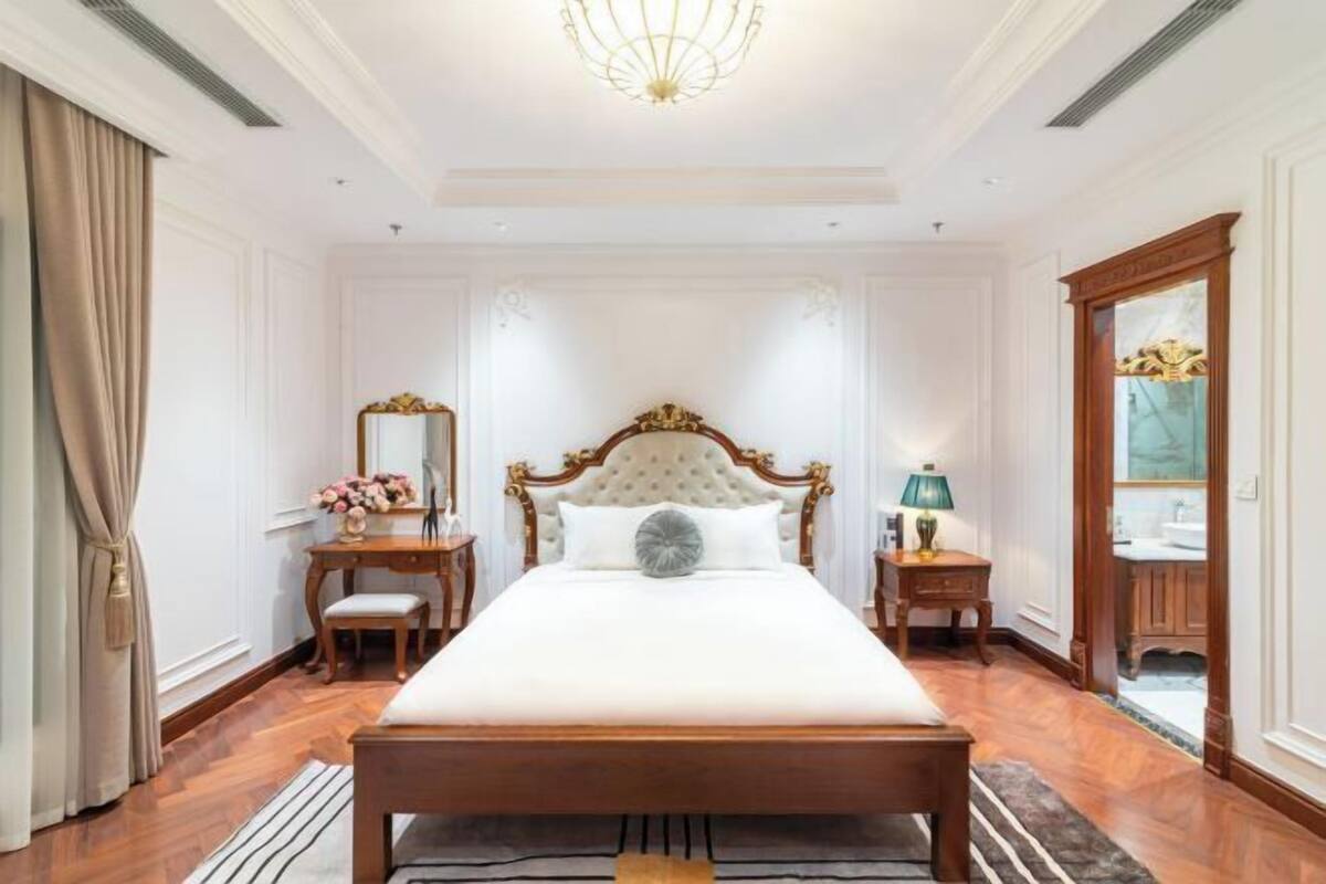 2 phòng ngủ, bộ đồ giường cao cấp, minibar, bàn