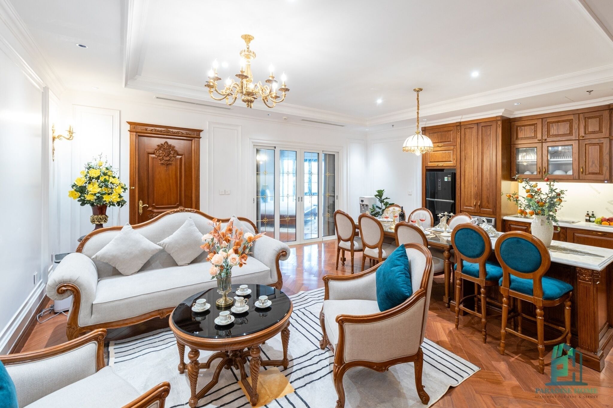 City Apartment | Premium bedding, minibar, desk, laptop workspace