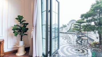 Royal Apartment | Terrace/patio