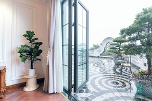 Royal Apartment | Terrace/patio