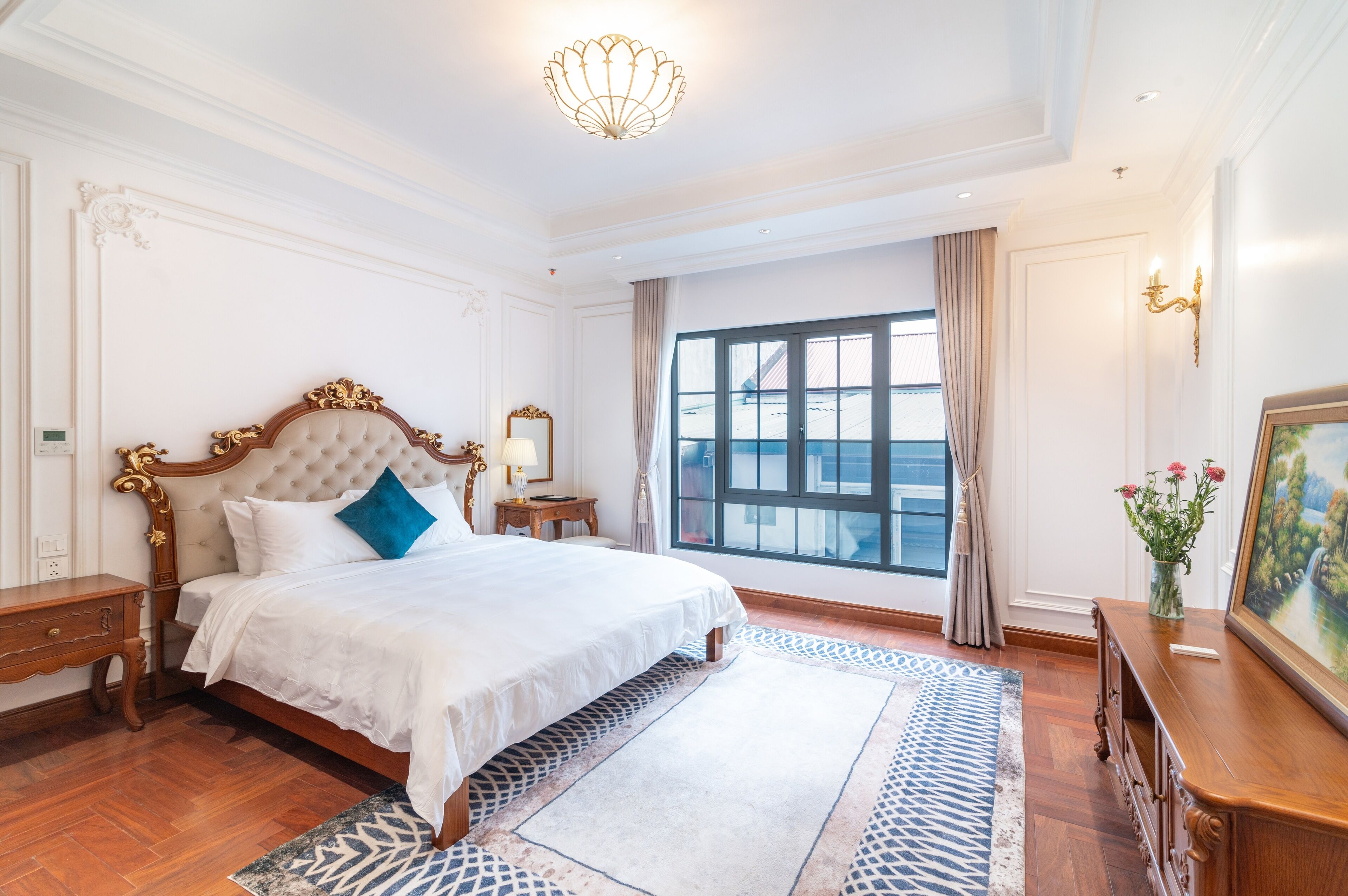 Basic Apartment | Premium bedding, minibar, desk, soundproofing