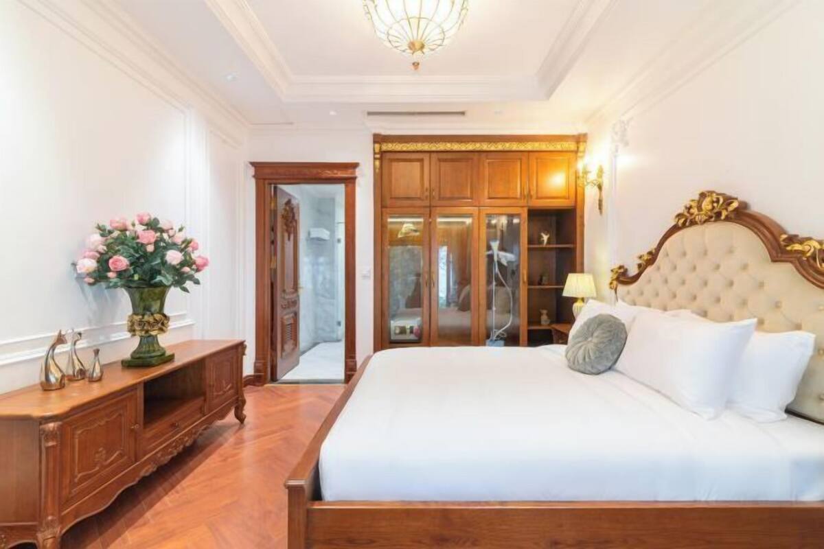 2 phòng ngủ, bộ đồ giường cao cấp, minibar, bàn