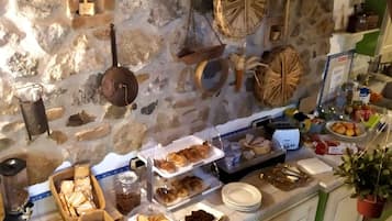 Petit déjeuner en libre-service compris tous les jours