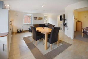 Dining - The Nordbusch apartment in the idyllic harbor village of Nesse is perfect for an unforgettable vacation with your loved ones. (Nesse)