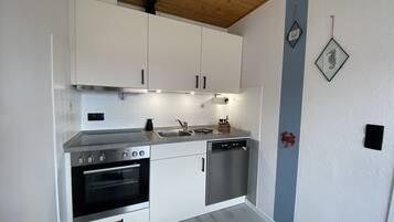 Refrigerador, horno, lavavajillas, cafetera/tetera