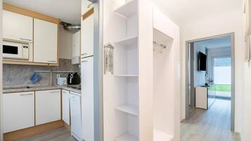 Réfrigérateur, micro-ondes, four, lave-vaisselle