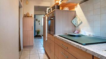 Refrigerador, microondas, horno, cafetera/tetera