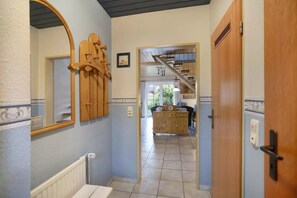 Interior - Typical East Frisian semi-detached house, the house "Wattenmeer" High-quality, comfortably furnished semi-detached house (Nessmersiel)