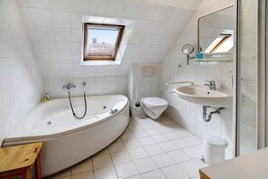 Shower - The vacation home Schöne Lizzy is located in Neßmersiel and is the ideal accommodation for a relaxing vacation. (Nessmersiel)