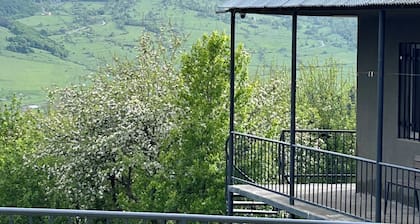 Dez Guesthouse, cozy house surrounded by charming forests and mountains
