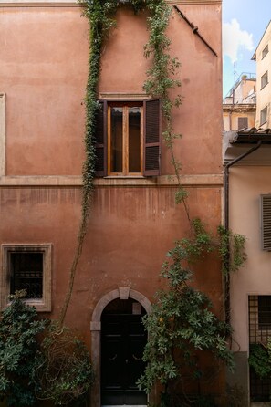 City view from property - Relais del Portico (Rome)