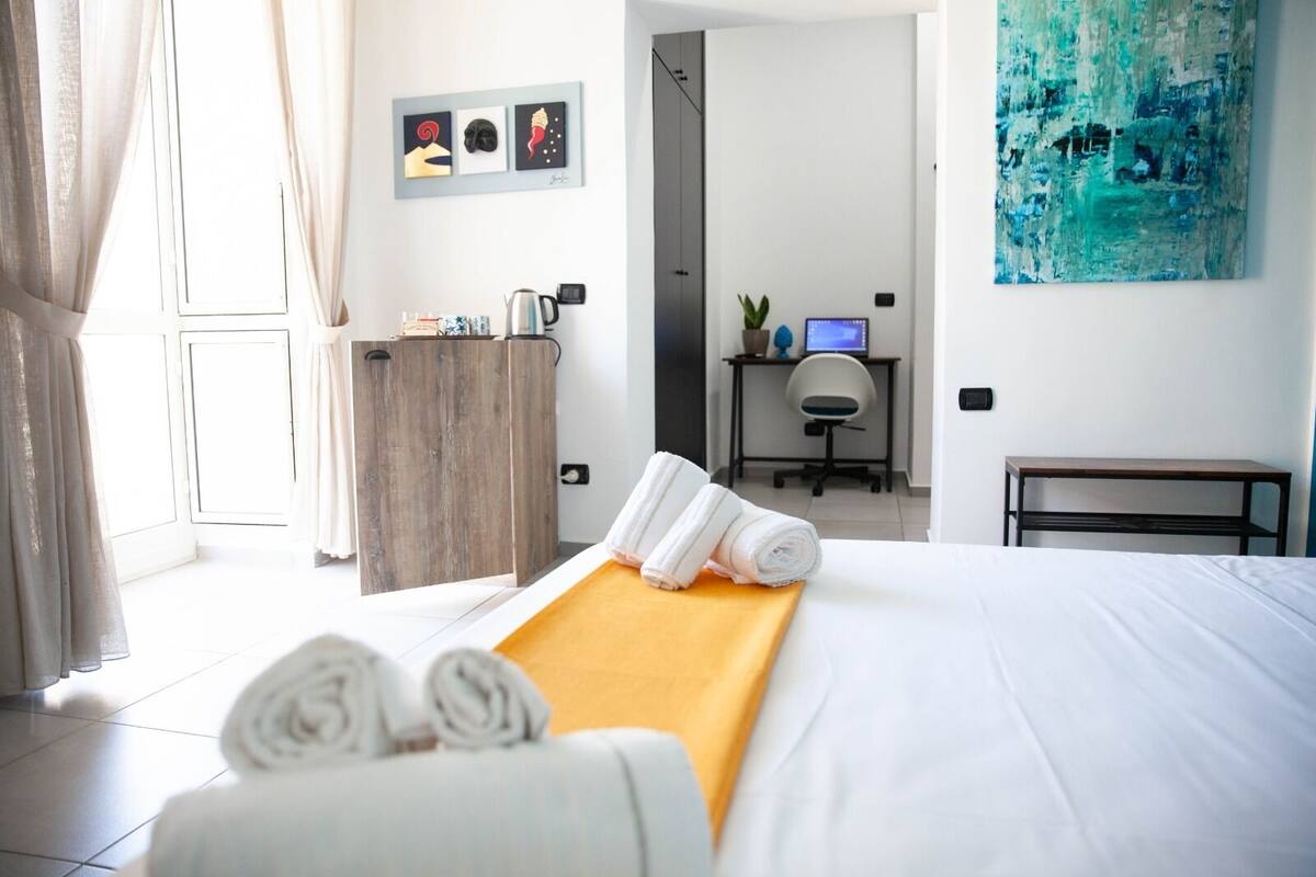 1 bedroom, in-room safe, desk, laptop workspace