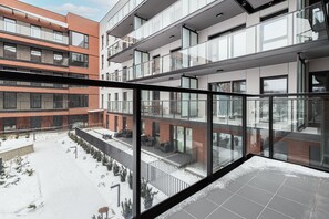 Balcony - Apartment Next to the River by Renters (Gdansk)
