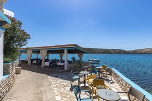 Outdoor dining - Family Resort Santa Maria I Apartment 1 (Novalja)
