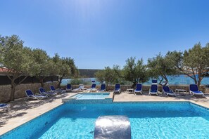 Outdoor pool - Family Resort Santa Maria I Apartment 1 (Novalja)