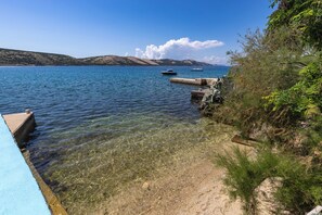 On the beach - Family Resort Santa Maria I Apartment 1 (Novalja)