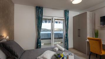 Family Apartment, Multiple Bedrooms, 2 Bathrooms, Sea Facing (Family Resort Santa Maria II) | 2 bedrooms, laptop workspace, bed sheets