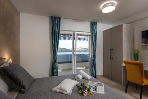 Perhehuoneisto, useita makuuhuoneita, 2 kylpyhuonetta, meren rannalla (Family Resort Santa Maria II) | 2 makuuhuonetta, kannettavalle tietokoneelle sopiva työtila