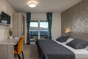 Family Room, Multiple Bedrooms, Sea Facing (Family Resort Santa Maria II Room 203) - Family Resort Santa Maria (Novalja)