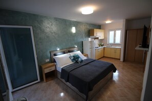 Family Apartment, 1 Bedroom, Sea Facing (Family Resort Santa Maria II) | 2 bedrooms, laptop workspace, bed sheets - Family Resort Santa Maria (Novalja)