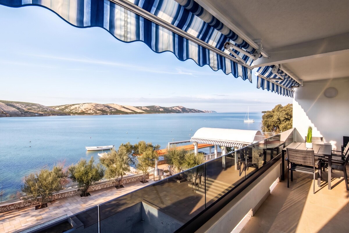 شقة عائلية - غرفتا نوم - بحمامين - مقابل البحر (Family Resort Santa Maria II)