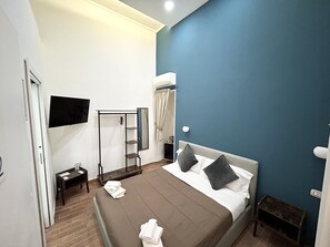 Room, 1 Double Bed | In-room safe, free WiFi - QUEEN 20 - PRIVATE ROOMS DUOMO (Naples)