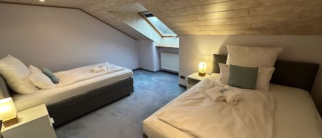 2 bedrooms, iron/ironing board, WiFi, bed sheets