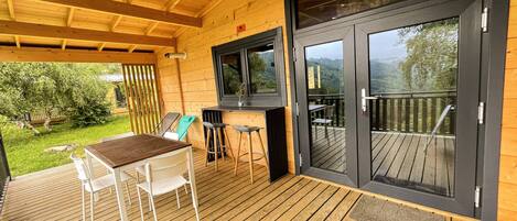 屋外ダイニングエリア