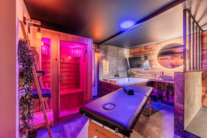 ⚜️ Romantic Love Room | Jacuzzi, Sauna & Terrace | Near Strasbourg 💕