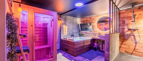 Whirlpool, Haartrockner, Handtücher, Seife