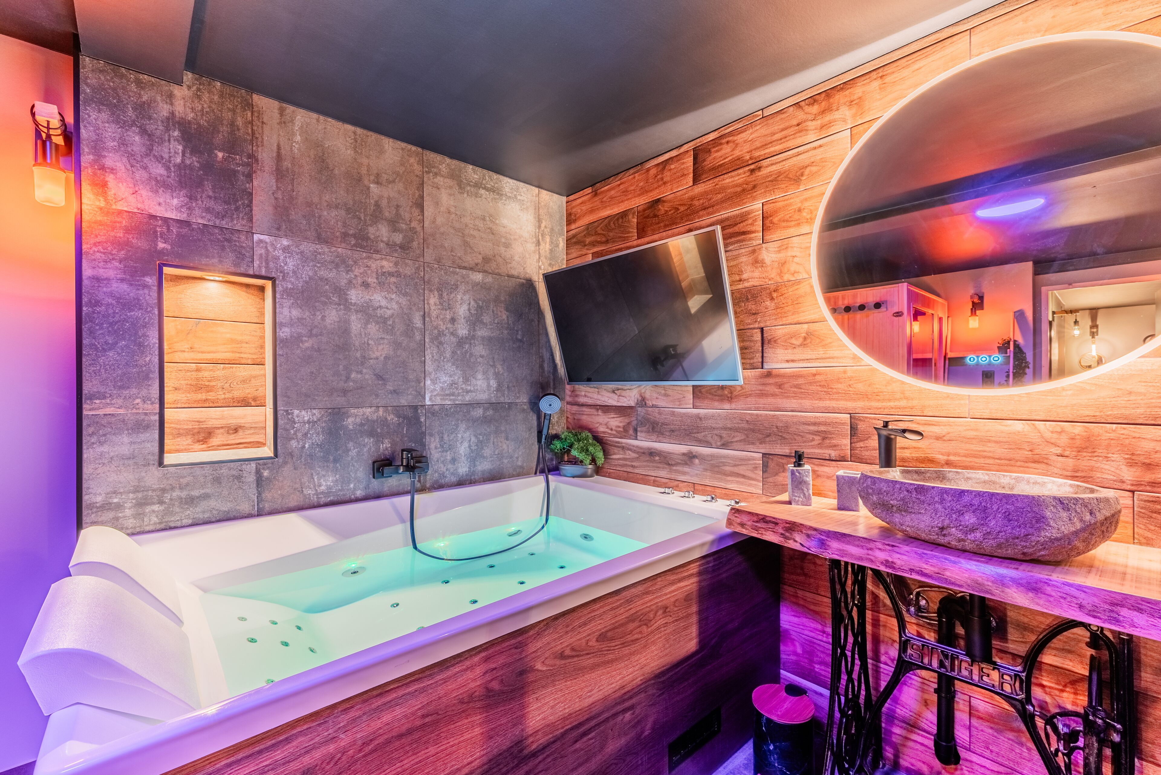 Jetted tub, hair dryer, towels, soap