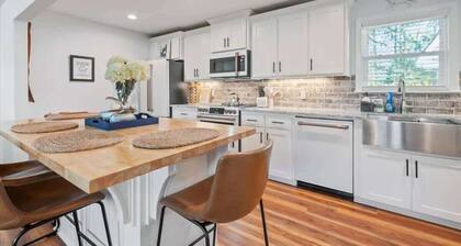 Farmhouse Retreat near Savannah