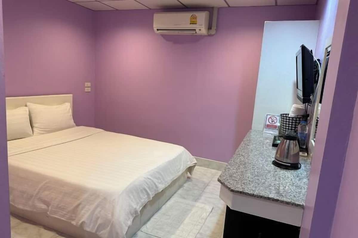 Desk, free WiFi, bed sheets